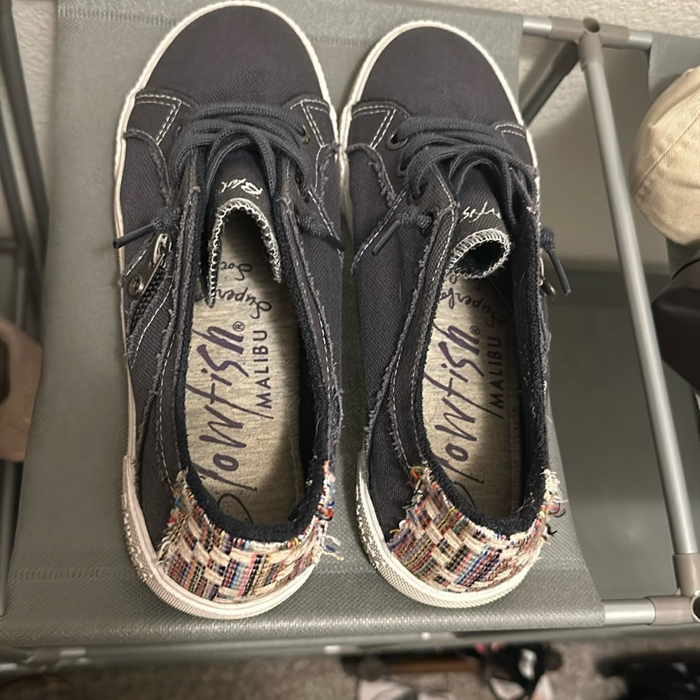 Comfy blowfish slip ons